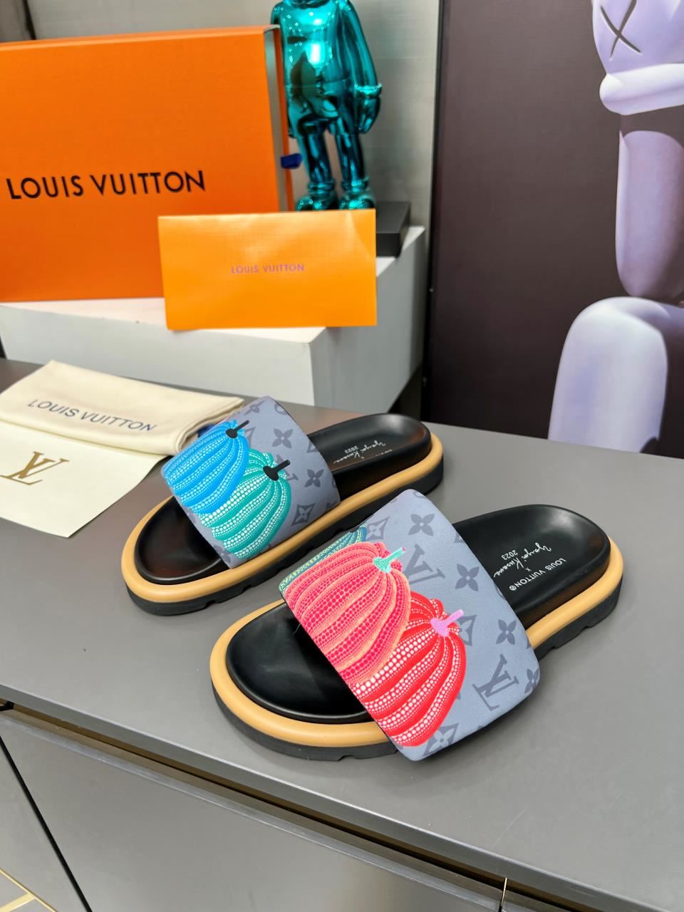 Louis Vuitton Slippers